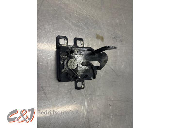 Slotmechaniek Motorkap van een Fiat Qubo, Auto-onderdelen, Carrosserie en Plaatwerk, Fiat, Gebruikt, 3 maanden garantie, Ophalen of Verzenden