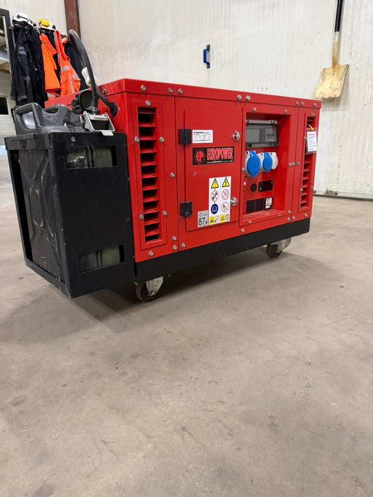 Europower noodstroom aggregaat EPS6000E 6000watt top staat!, Ophalen, Benzine, Zo goed als nieuw, Geluidgedempt