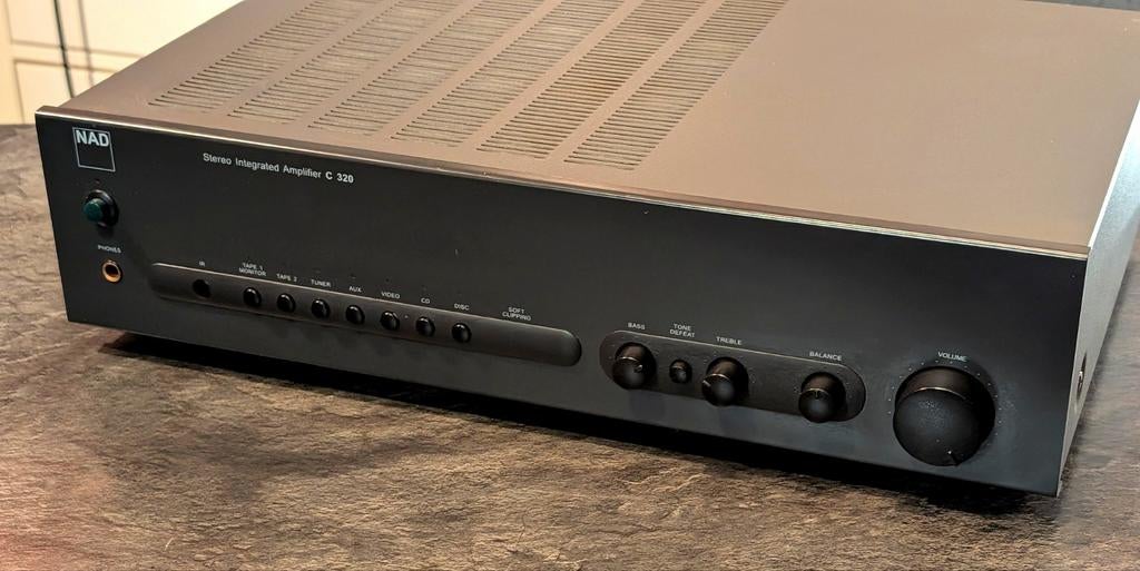 NAD C320 • GEREVISEERD • GARANTIE • PRACHTIGE KLANK, Overige merken, Refurbished, Ophalen of Verzenden, 60 tot 120 watt