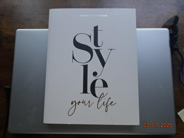 Style Your Life.....Lonneke Nooteboom, Ophalen, Zo goed als nieuw, Mode algemeen