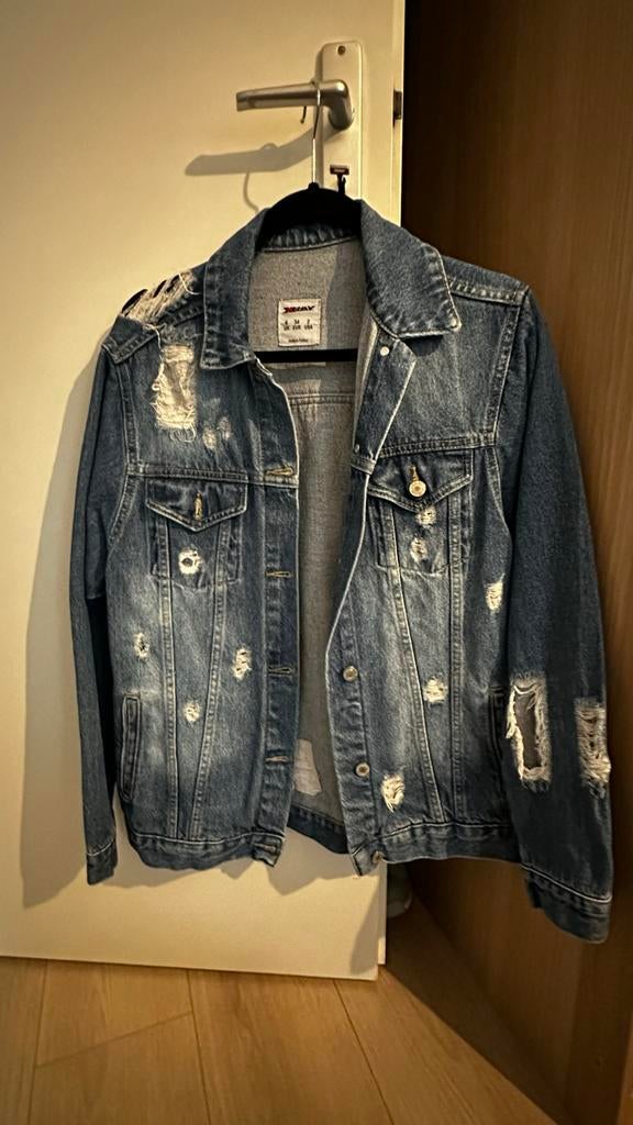 Stoere spijkerjas met damaged look, Blauw, Ophalen of Verzenden, Jasje, Maat 36 (S)