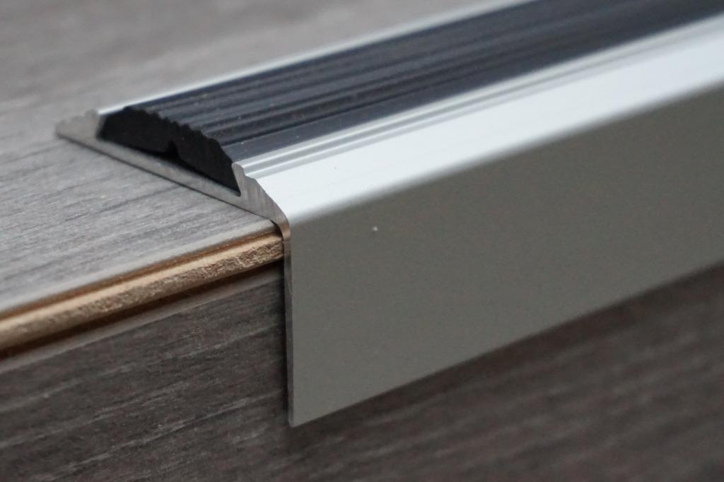 Trapneus profiel - trapprofielen aluminium en pvc let op 6€, Verzenden, Nieuw, Trap, 4 meter of meer