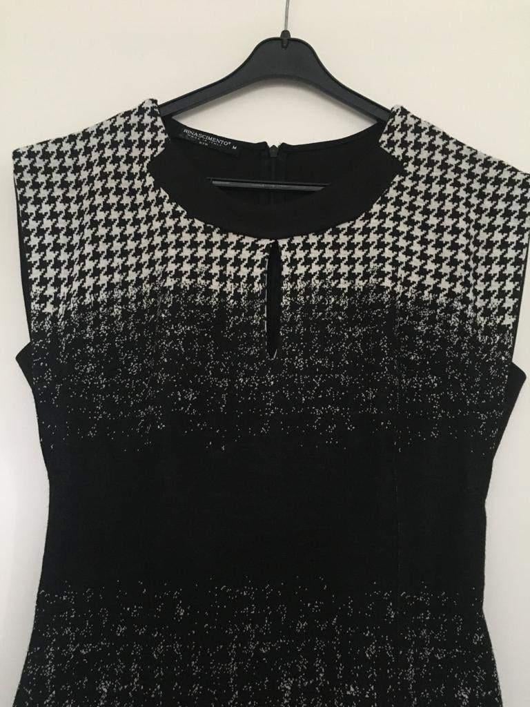 Rinascimento zwart witte jurk maat M bodycon pied de poule, Kleding | Dames, Jurken, Via Pratese 85, Pistoia, Toscane 51100, Zwart