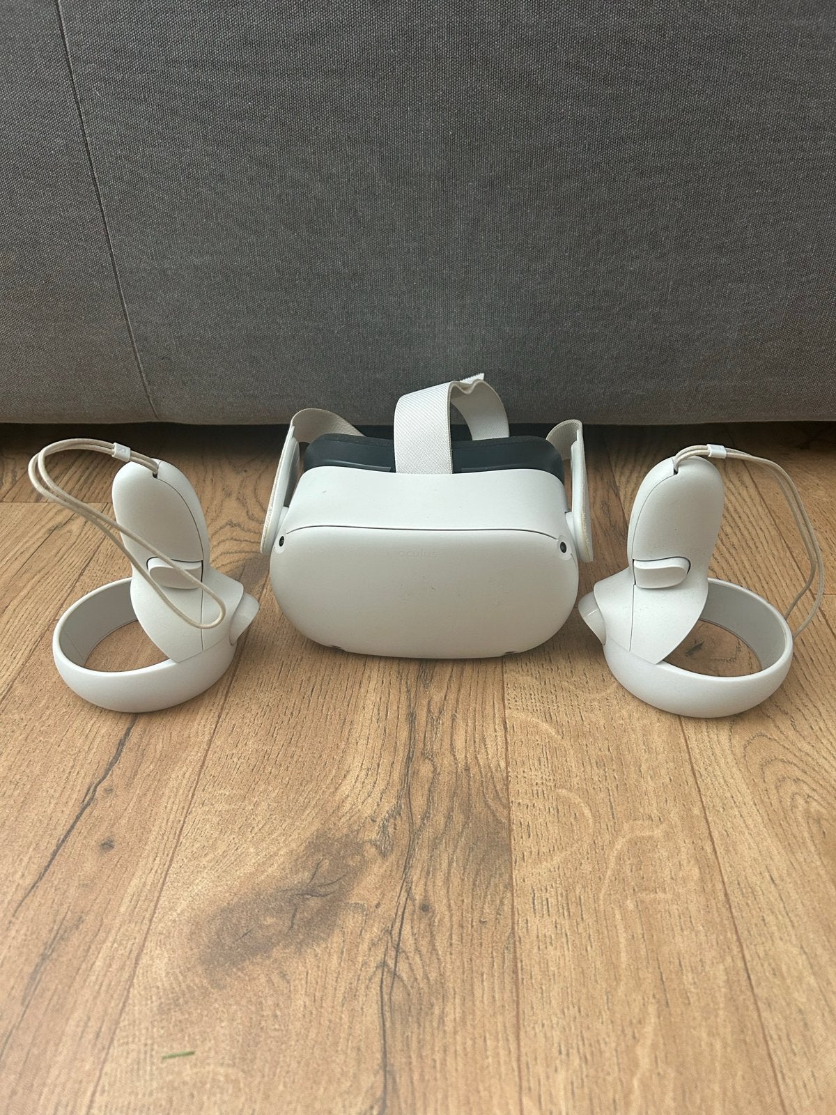 Oculus Quest 2 VR-bril met controllers, Spelcomputers en Games, Virtual Reality, Ophalen, Gebruikt, VR-bril, Overige platformen