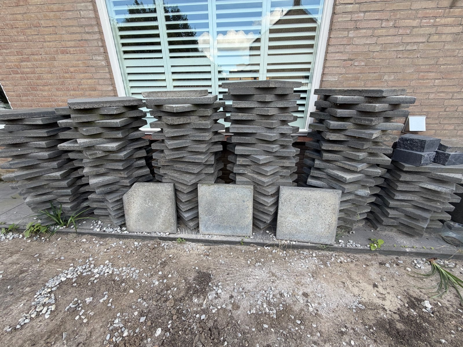 Betontegels antraciet 50x50 - ca. 37m2, Gebruikt, Ophalen of Verzenden, 10 m² of meer, Beton
