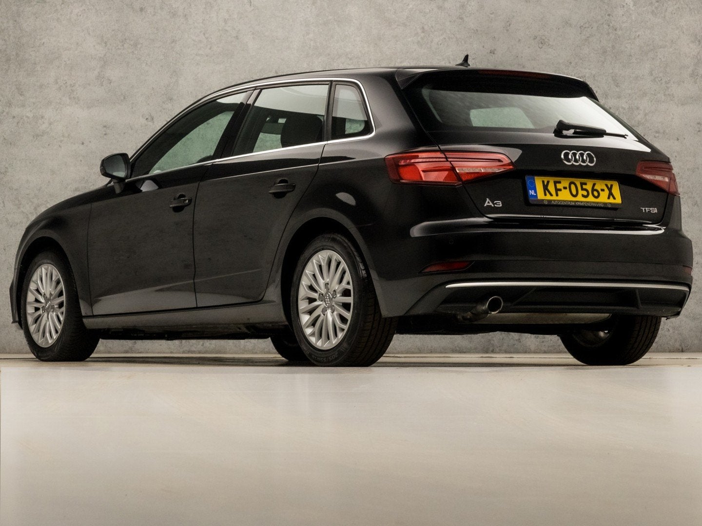 Audi A3 Sportback 1.0 TFSI Sport (APPLE CARPLAY, GROOT NAVI,, 12 maanden, Stof, Gebruikt, Zwart