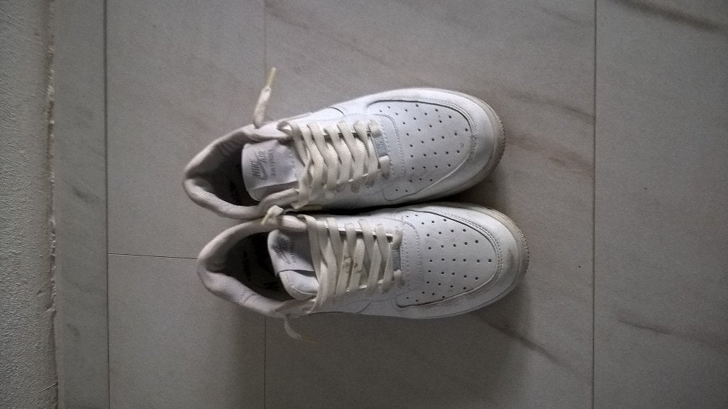 TE koop aangeboden mooi nike air schoenen maat 43, Kleding | Heren, Nike Air, Ophalen of Verzenden, Zo goed als nieuw, Wit