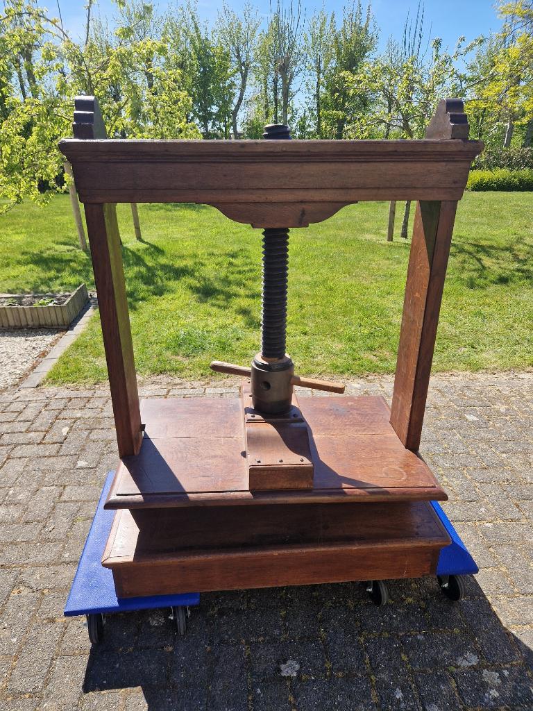 Broeken- of linnenpers eiken, Antiek en Kunst, Ophalen