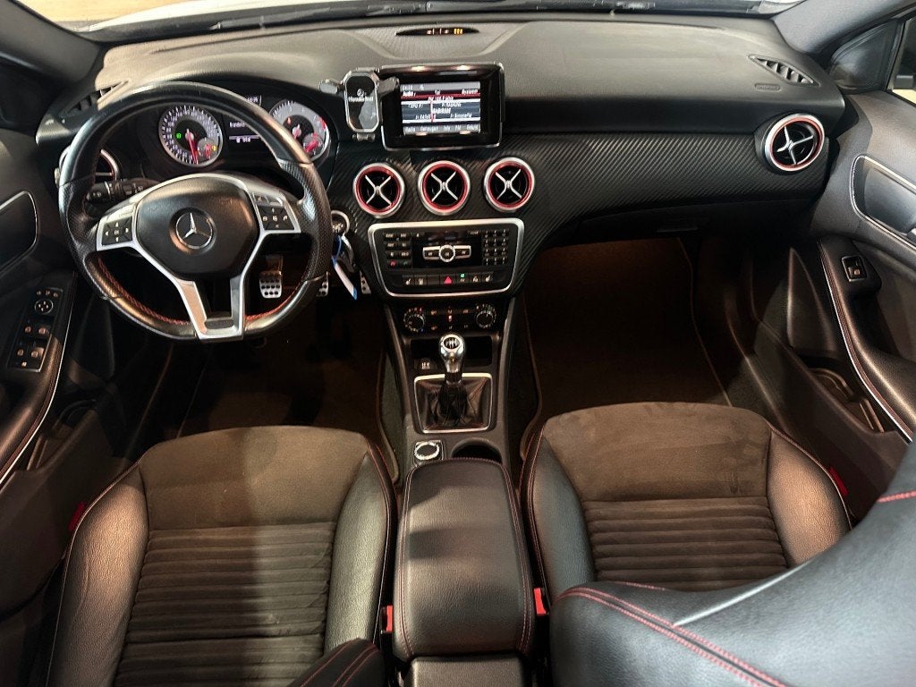 Mercedes-benz A-KLASSE 200 PRESTIGE l AMG-PACK l STOELVERW l, Auto's, Voorwielaandrijving, Gebruikt, Euro 6, 4 cilinders