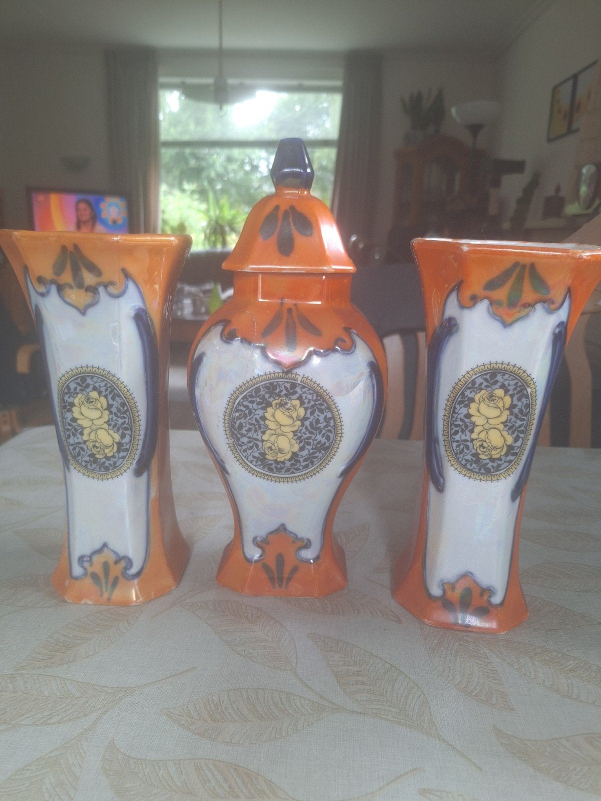 Driedelig  handgeschilderd kaststel uit de twintigste eeuw, Antiek en Kunst, Ophalen