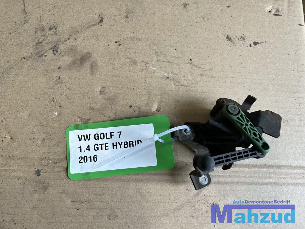 VW GOLF 7 1.4 GTE HYBRID HOOGTEREGELING koplamp 5Q0907503, Gebruikt, Volkswagen, Volkswagen AG, Berliner Ring 2
38440  Wolfsburg, DE