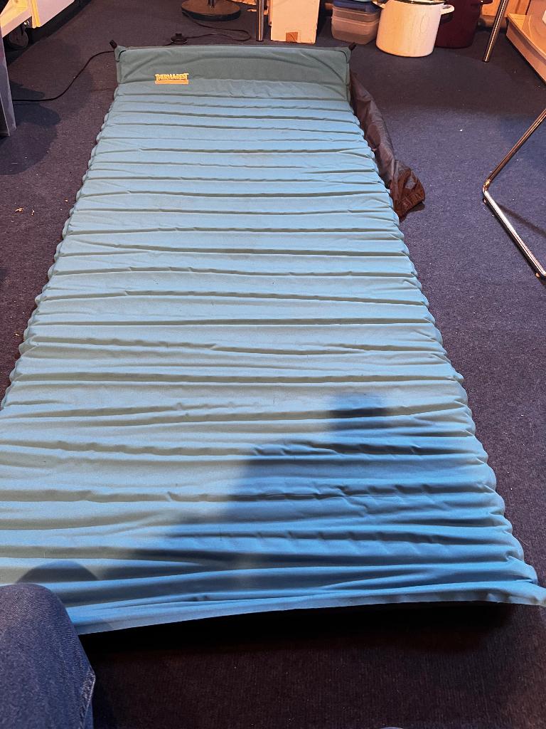 Self inflatable matras 75x190 (Thermarest basecamp XL), Ophalen, Gebruikt, 1-persoons