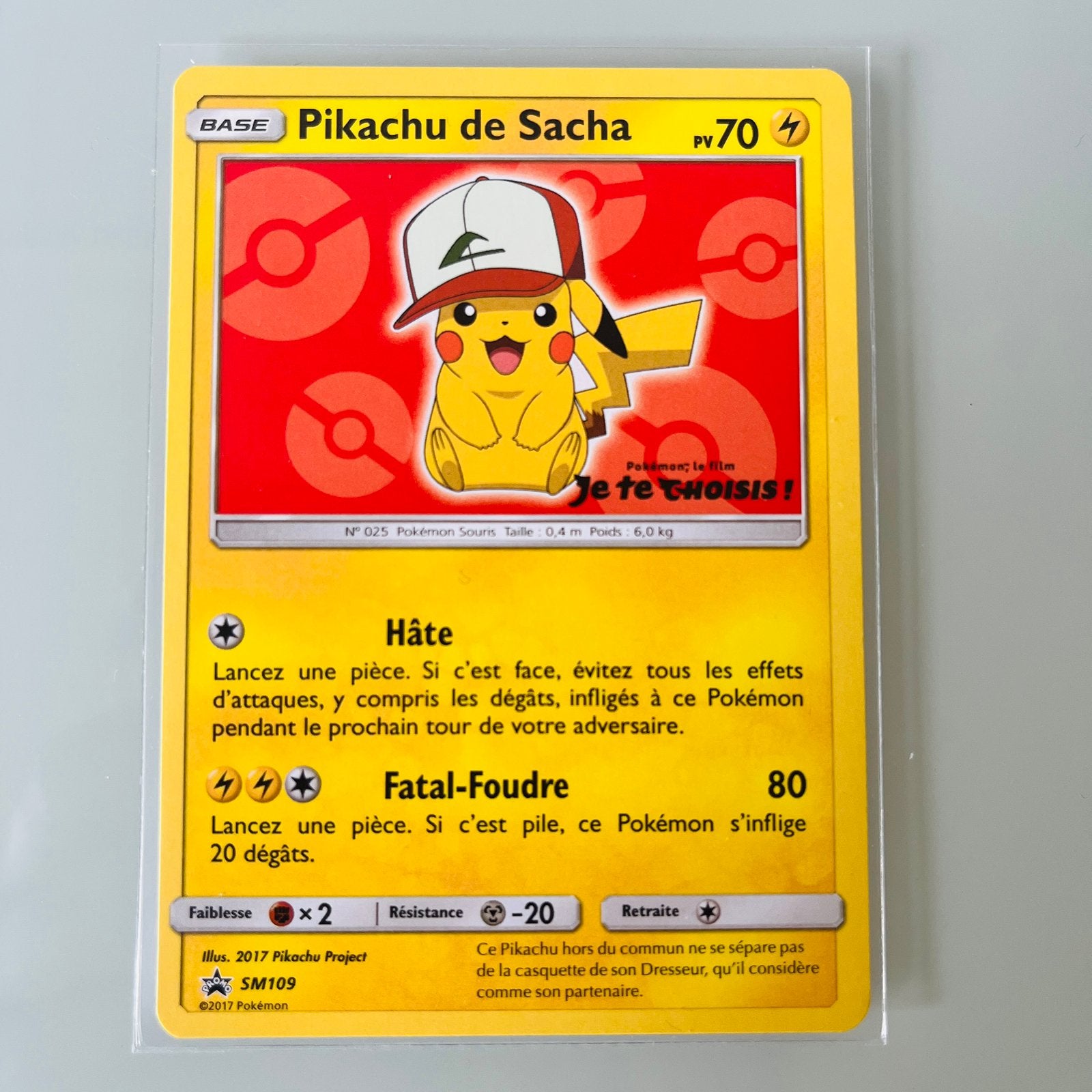 Pokémon: Pikachu de Sacha Kaart [SM109 Promo], Ophalen of Verzenden, Zo goed als nieuw, Losse kaart