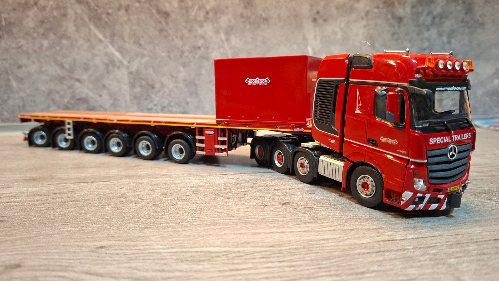 Tekno Mercedes-Benz Actros MP4 met Nooteboom dieplader, Ophalen of Verzenden, Zo goed als nieuw, Bus of Vrachtwagen, Tekno