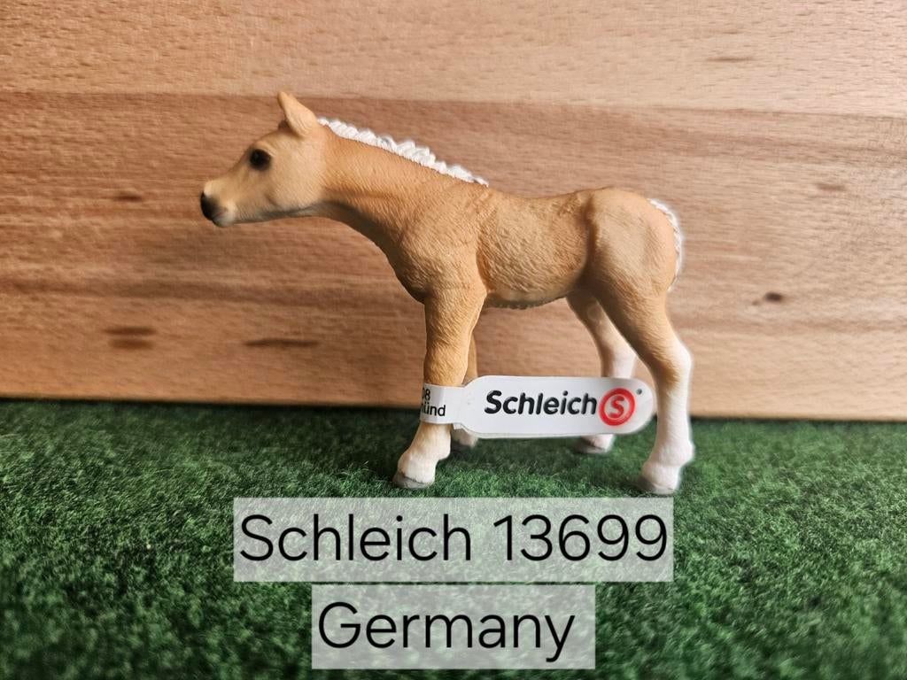 Schleich 13699 Haflinger veulen met vaantje uit 2012, Verzamelen, Ophalen of Verzenden, Zo goed als nieuw, Paard, Beeldje of Figuurtje