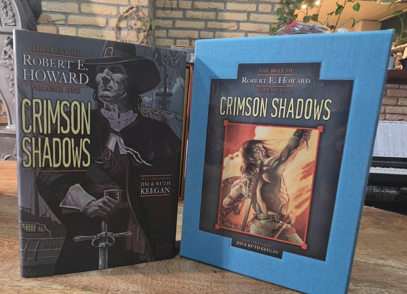 Crimson Shadows Robert E. Howard  Subterranean press, Ophalen of Verzenden, Zo goed als nieuw