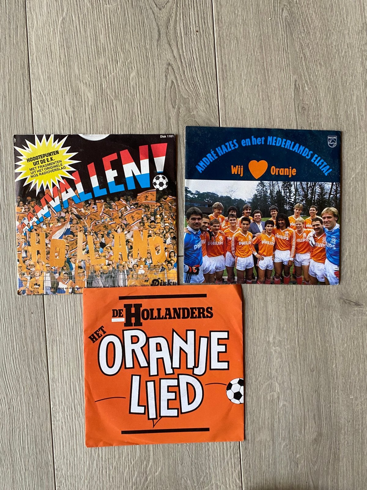 3x singles André Hazes + EK 1988 + het Oranje lied voetbal, Ophalen of Verzenden, Zo goed als nieuw, Overige formaten, Levenslied of Smartlap
