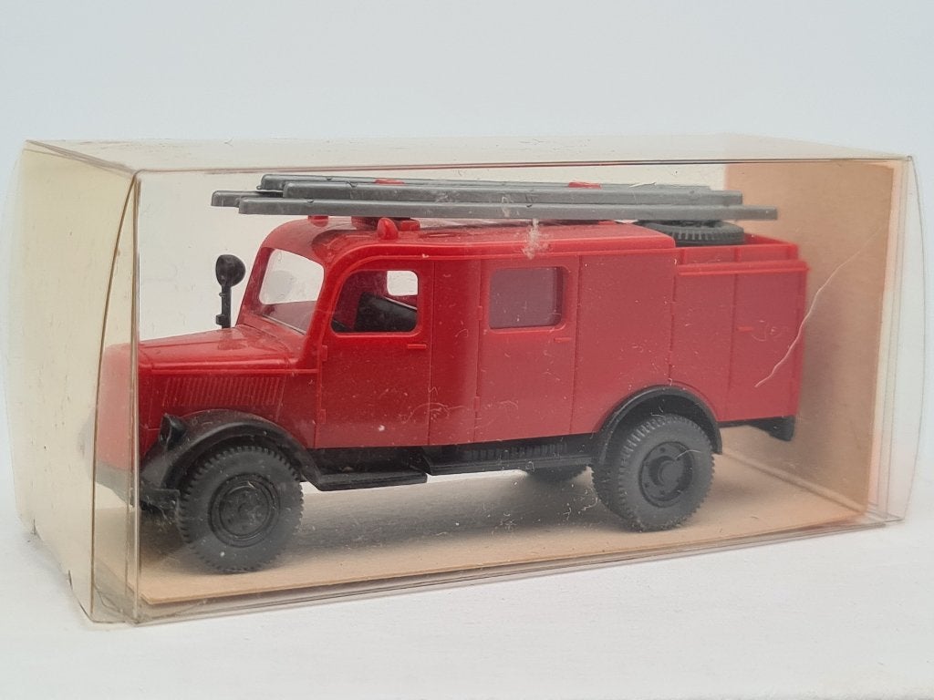Opel 39 brandweer - Wiking 1/87, Verzenden, Zo goed als nieuw, Bus of Vrachtwagen, Wiking