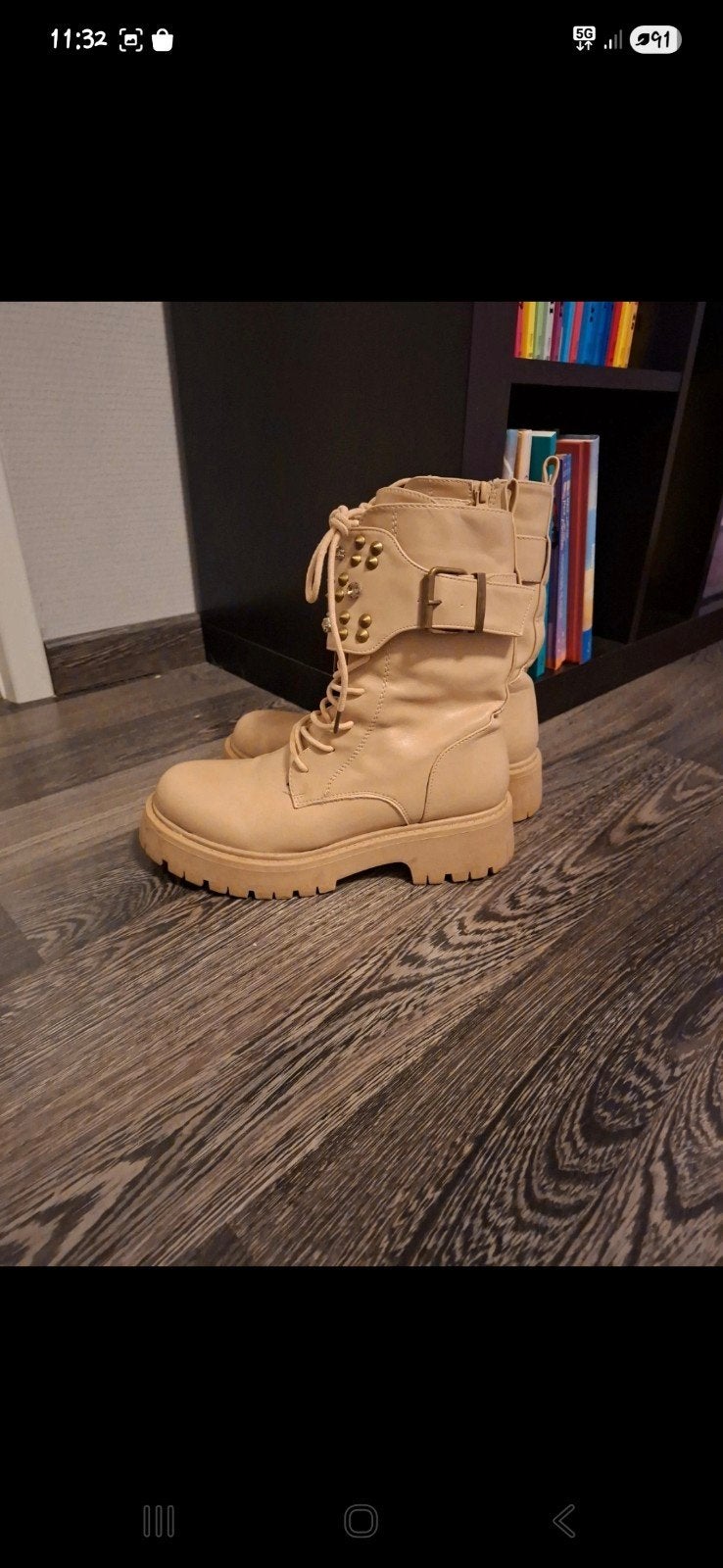 Beige laarsjes met veters, riem, spikes en bling bling, 37, Beige, Lage of Enkellaarzen, Ophalen of Verzenden, Sibella fashion