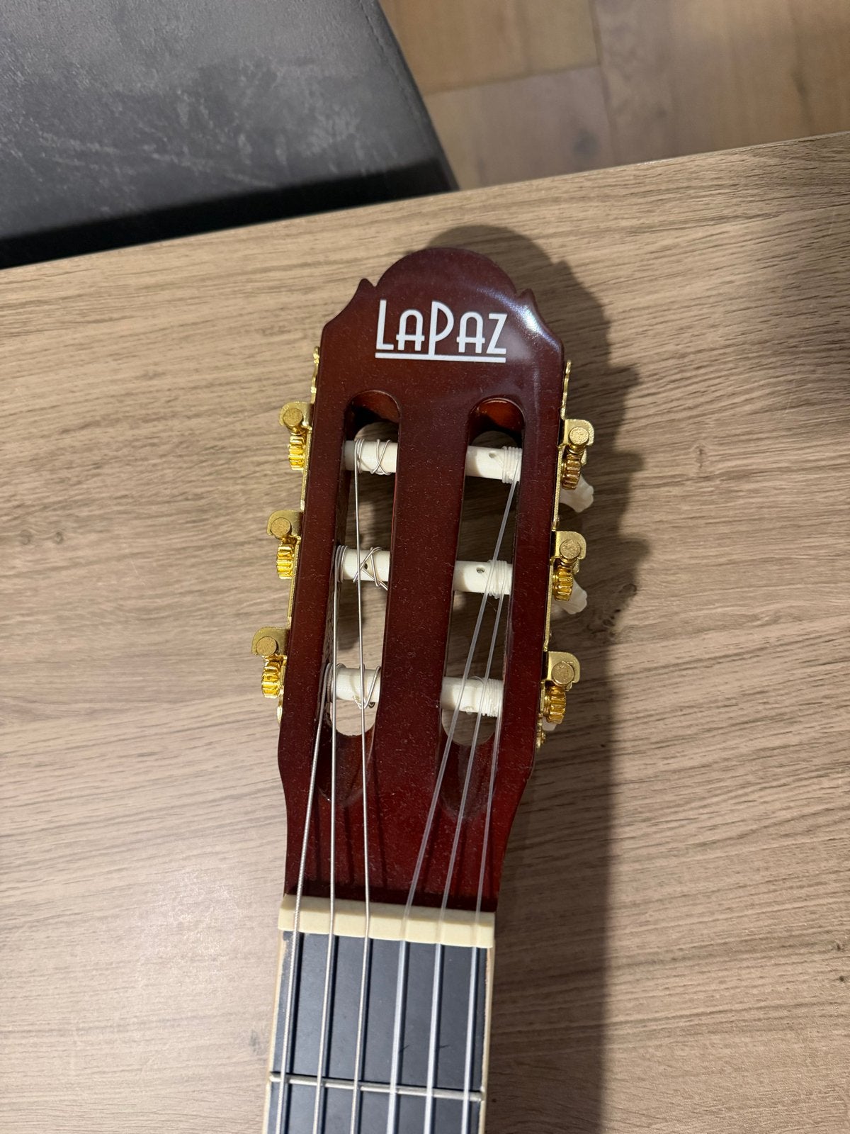 Foto 3 van GRATIS AFHALEN LaPaz Klassieke Gitaar - Zo goed als nieuw