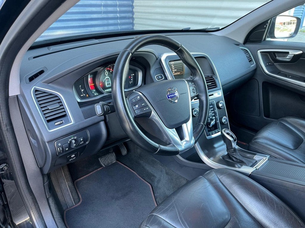 Volvo XC60 2.0 T5 Automaat  Summum  Xenon  BLIS  Volleder, Auto's, Volvo, Euro 5, 4 cilinders, 1598 kg, Zwart