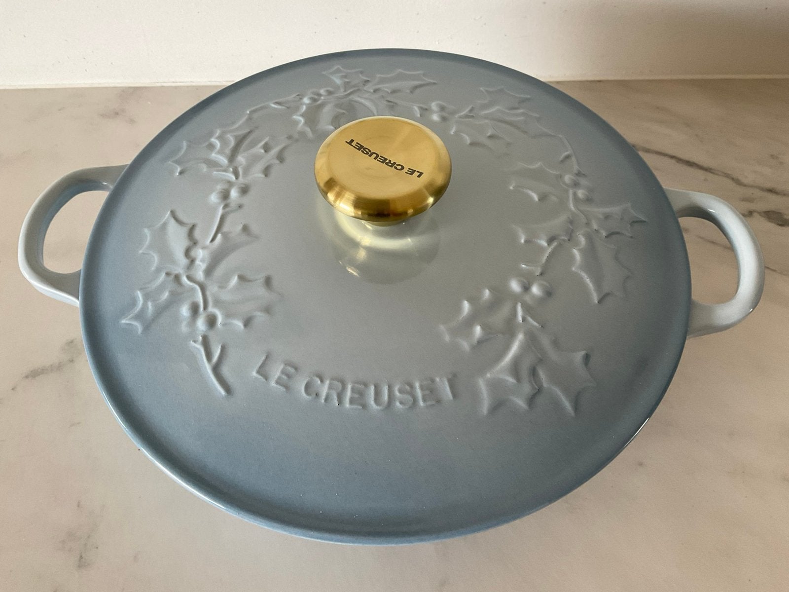 Le creuset 26 cm pan, holly motief, coastal blue, nieuw, Geschikt voor inductie, Nieuw, Le Creuset, Ophalen of Verzenden