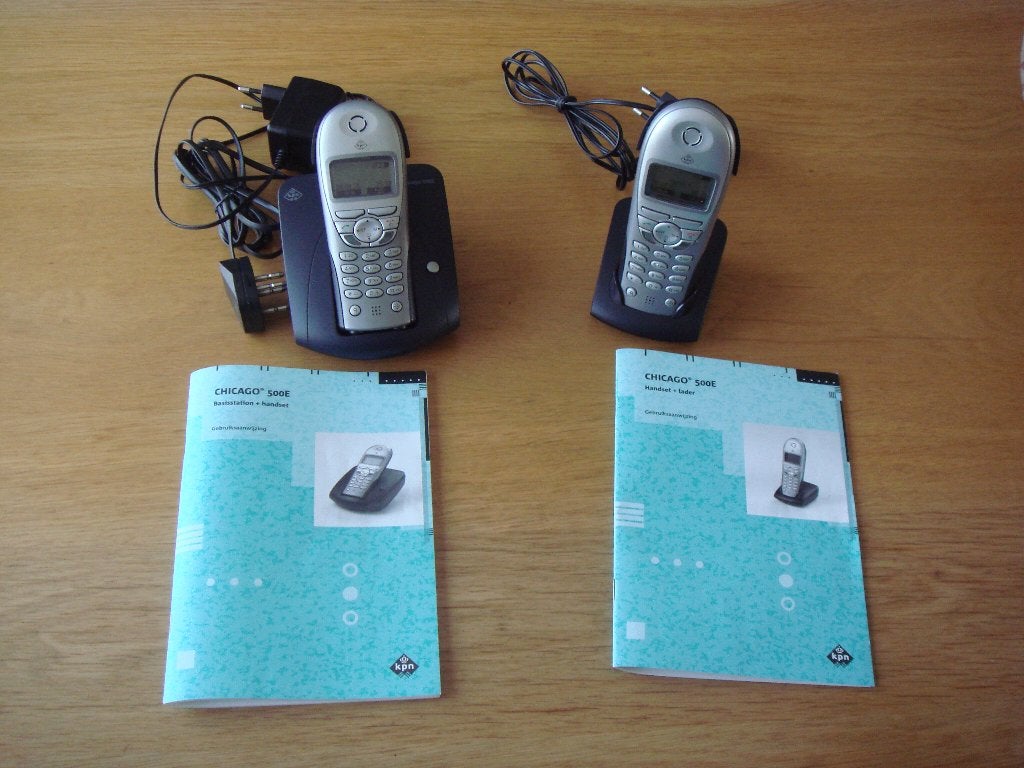 KPN Chicago 500 E Basisstation + handset - Handset + lader, Ophalen of Verzenden, Gebruikt, 2 handsets