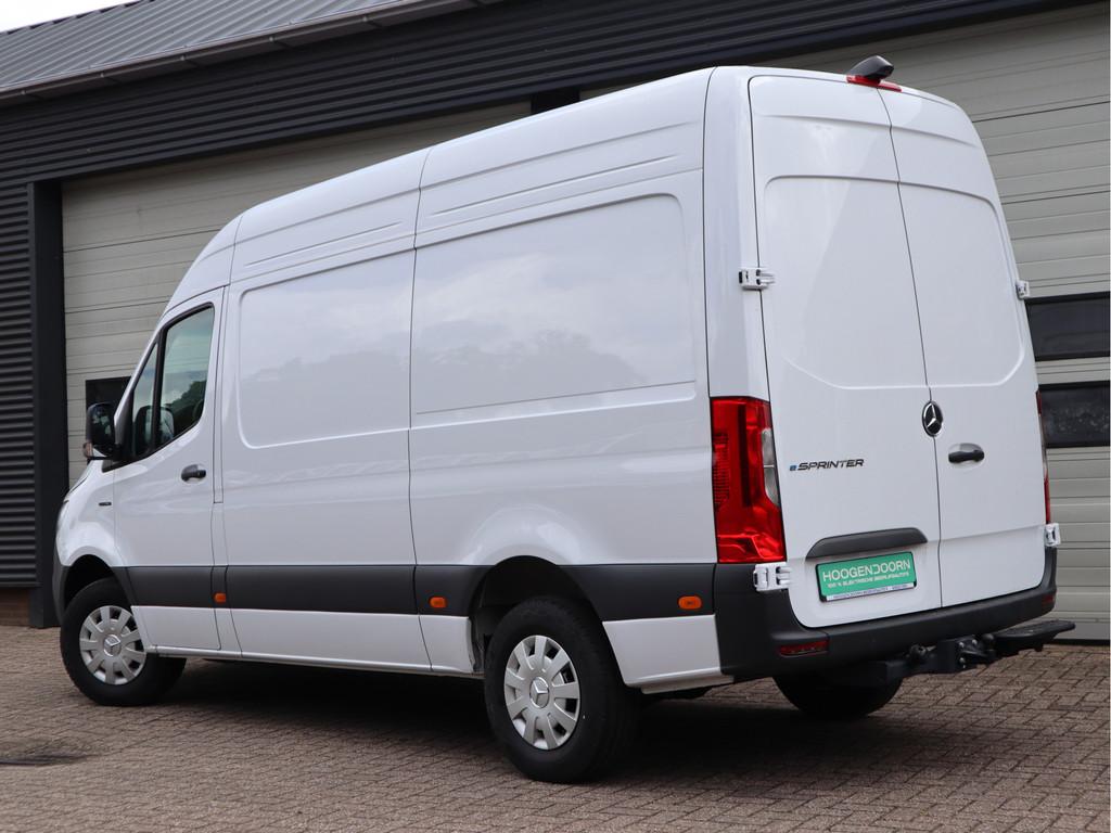 Mercedes-Benz eSprinter 320 81kWh L2H2 - Trekhaak - Cruise -, Automaat, Gebruikt, Zwart, 2000 kg