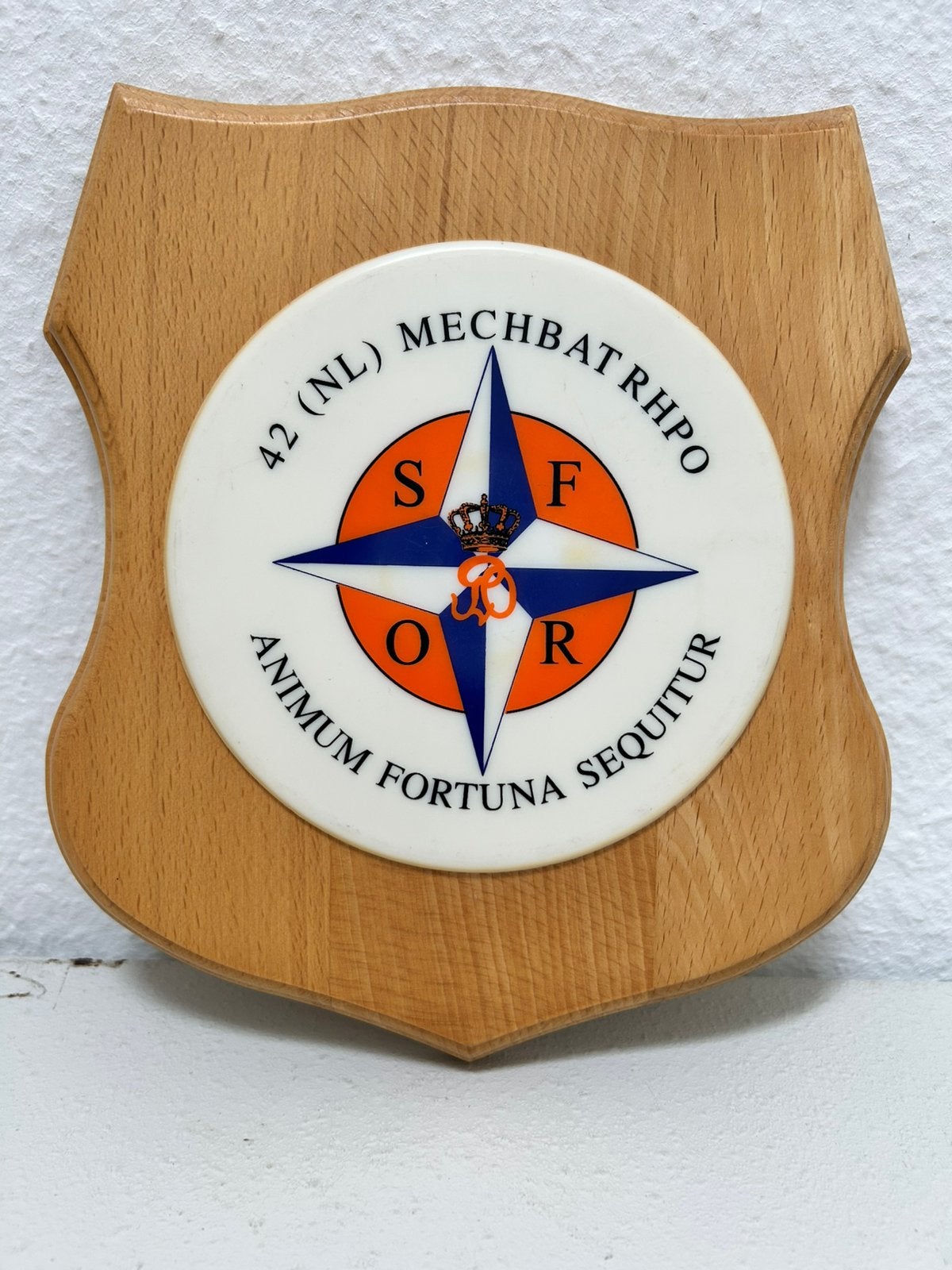 Wapenschild 42 NL Mechbat Sfor 2, Verzamelen, Militaria | Algemeen, Ophalen of Verzenden, Landmacht, Nederland, Overige typen