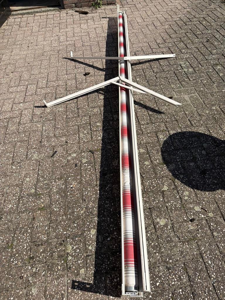 Uitvalscherm - Rood/Wit gestreept - 365 cm breed, Tuin en Terras, Ophalen, Gebruikt, 150 tot 300 cm, 250 cm tot 450 cm