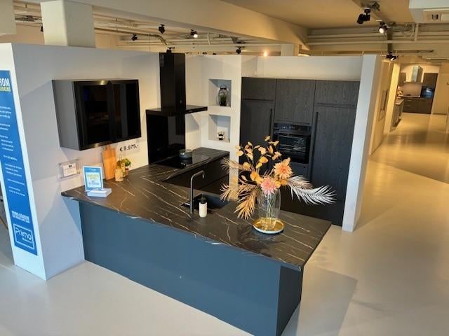 Showroomkeuken Primo Roden, Ophalen, U-keuken, Zwart, Nieuw