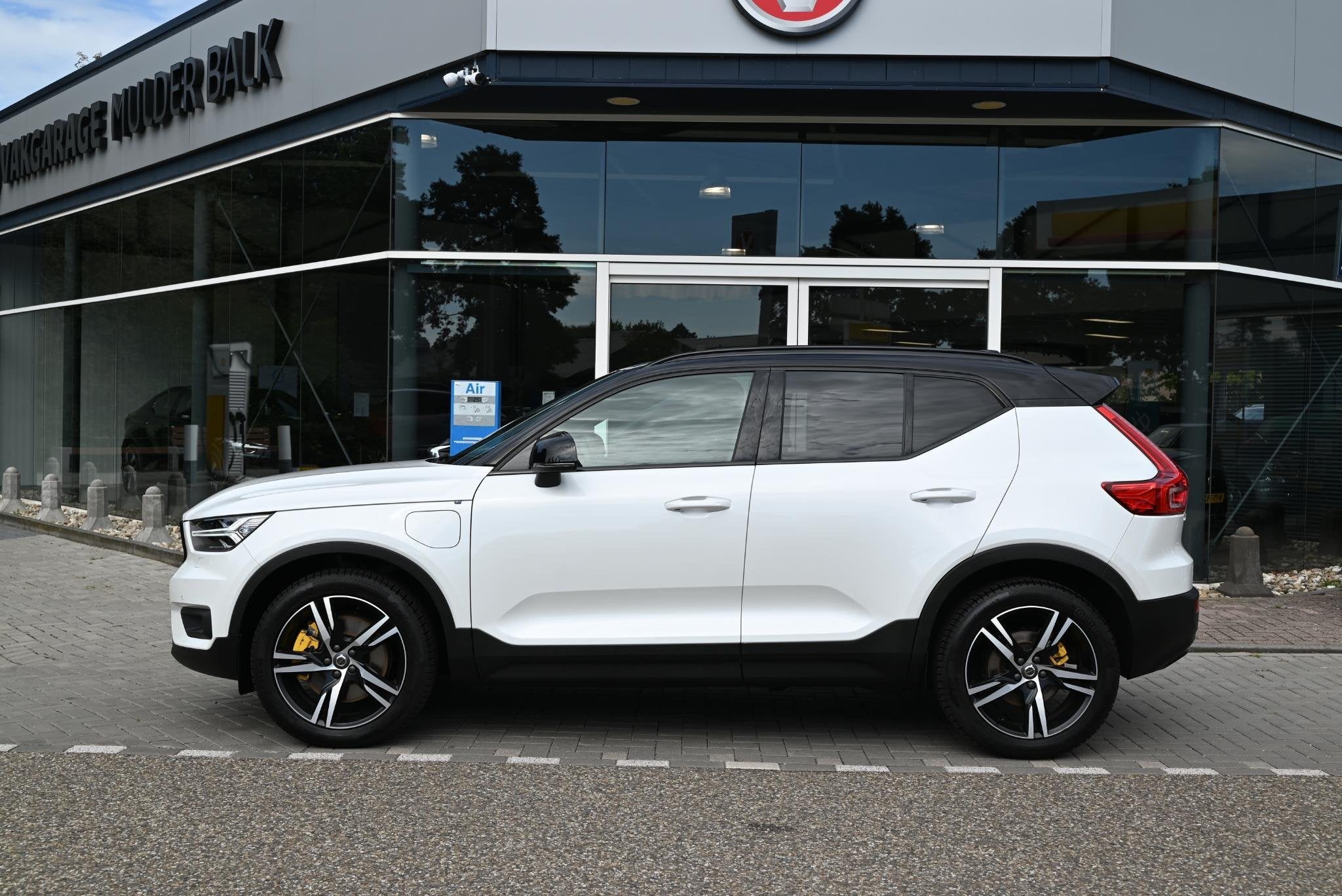 Volvo XC40 1.5 T5 Recharge R-Design SOH 84,15%, Auto's, Euro 6, 1712 kg, Wit, Hybride Elektrisch/Benzine