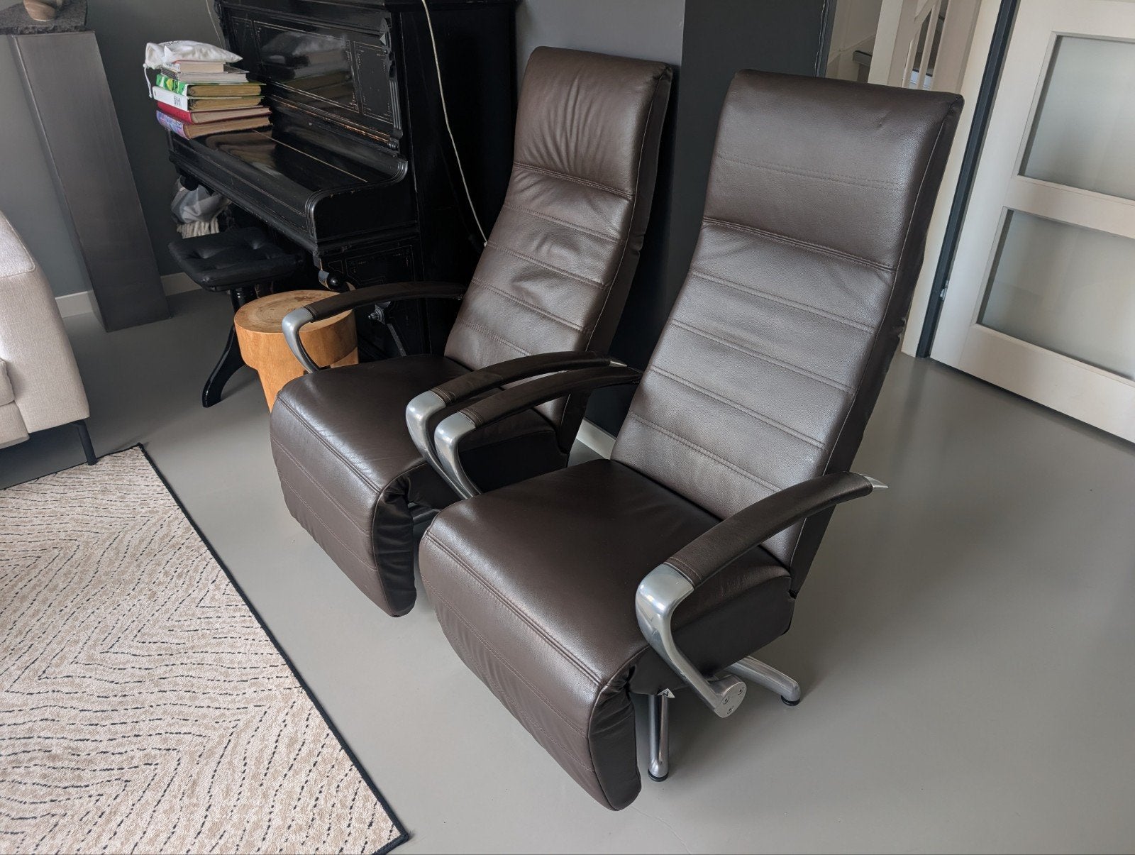 2x Montel Relaxfauteuil - Handmatig Verstelbaar & Draaipoot, Ophalen, Gebruikt, Modern, Comfort, 75 tot 100 cm