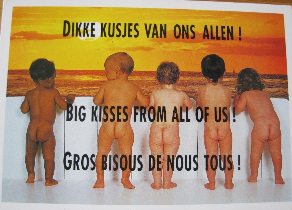 Dikke kusjes van ons allemaal - komische kaart - 1986, Verzamelen, Ophalen of Verzenden, 1980 tot heden, Ongelopen, Overige thema's