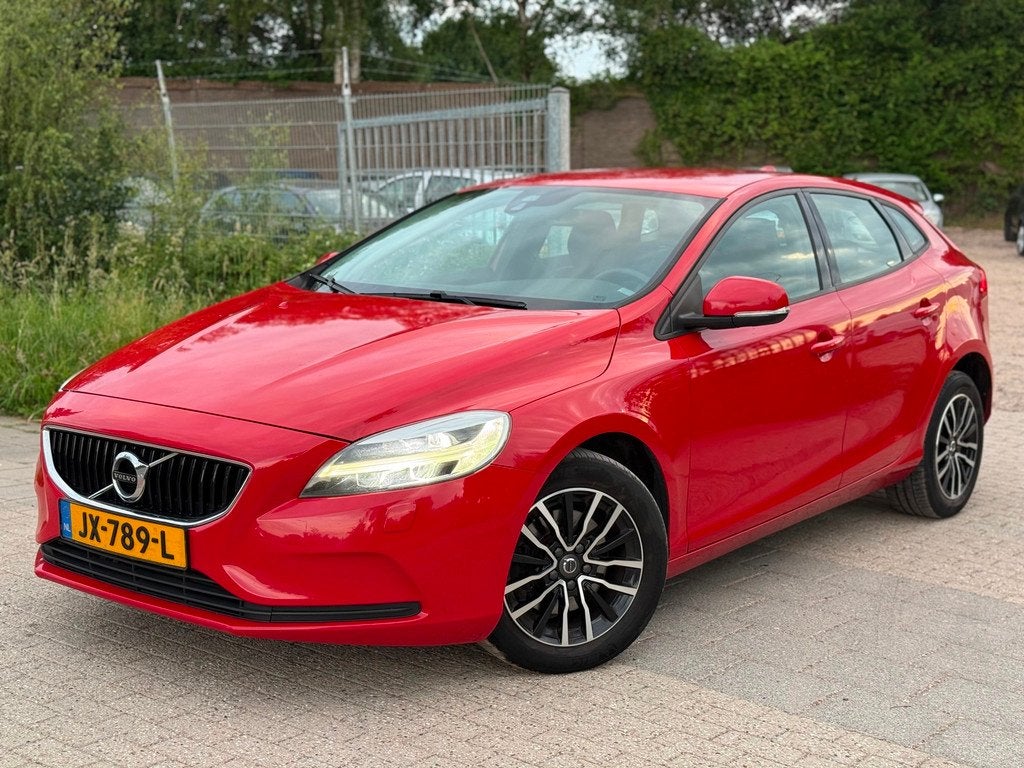 Volvo V40 2.0 T2 Nordic+ Airco Cruise H.Leder LED Navi PDC, Voorwielaandrijving, Gebruikt, Euro 6, 4 cilinders
