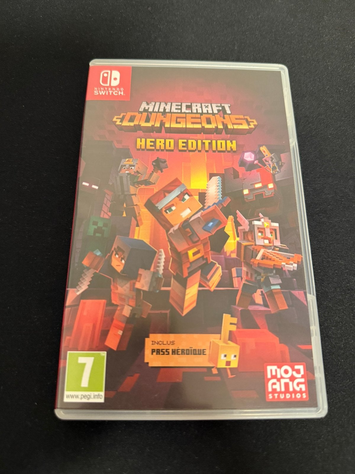 Minecraft Dungeons Hero Edition, 3 spelers of meer, Verzenden, Zo goed als nieuw, Vanaf 7 jaar