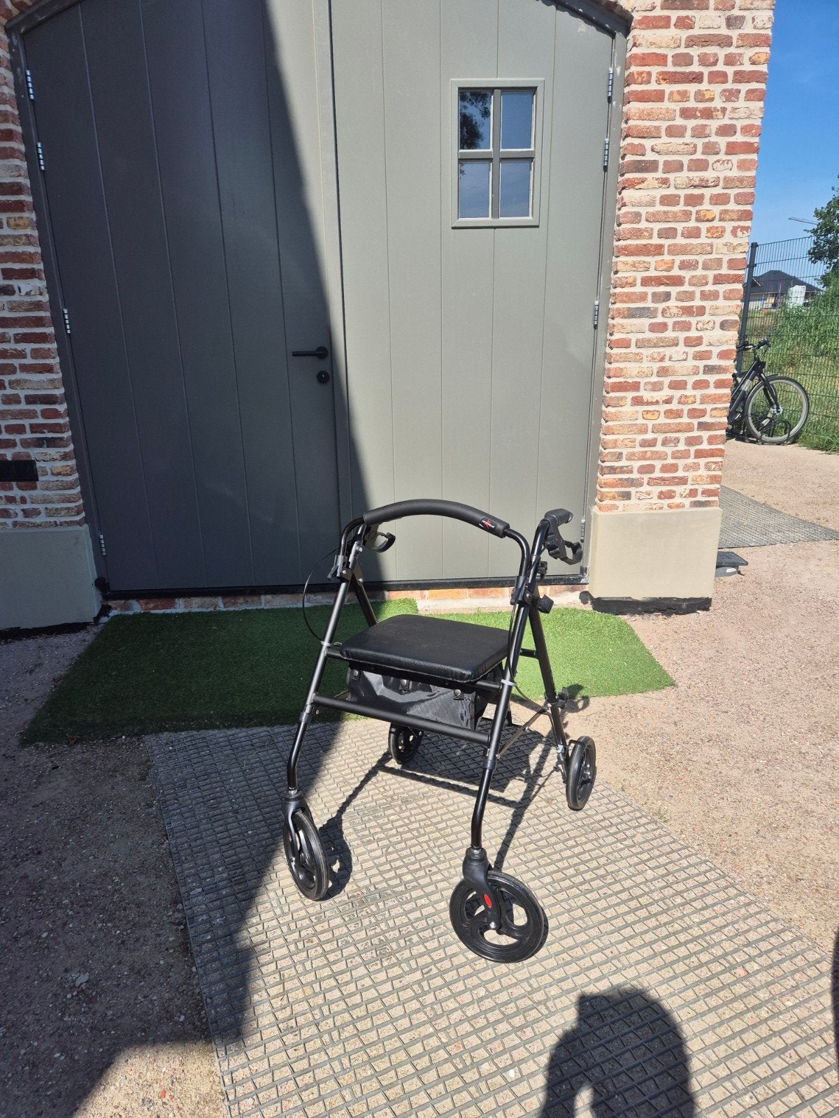 Lucovitaal Rollator Compacto, Ophalen