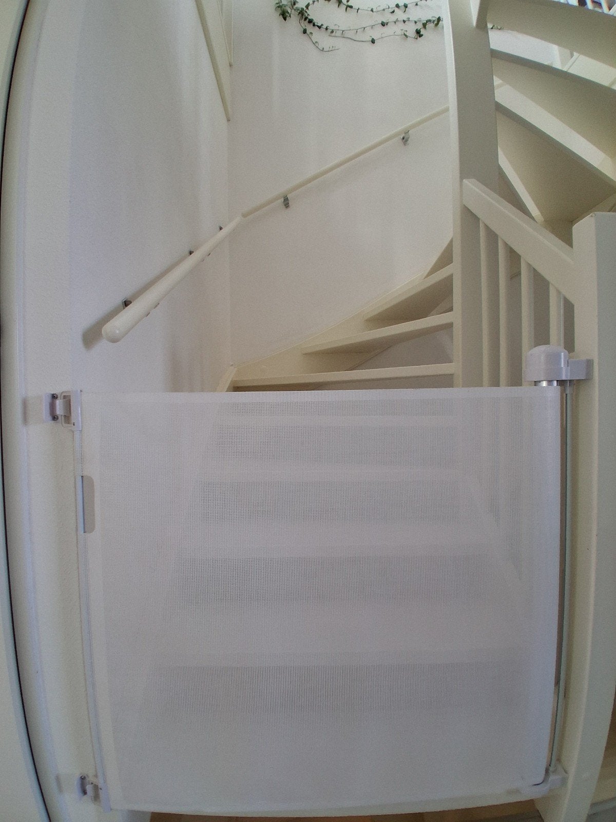2x Oprolbaar veiligheidshekje voor trap of deuropening, Ophalen, Zo goed als nieuw, 100 tot 115 cm, Oprolhekje