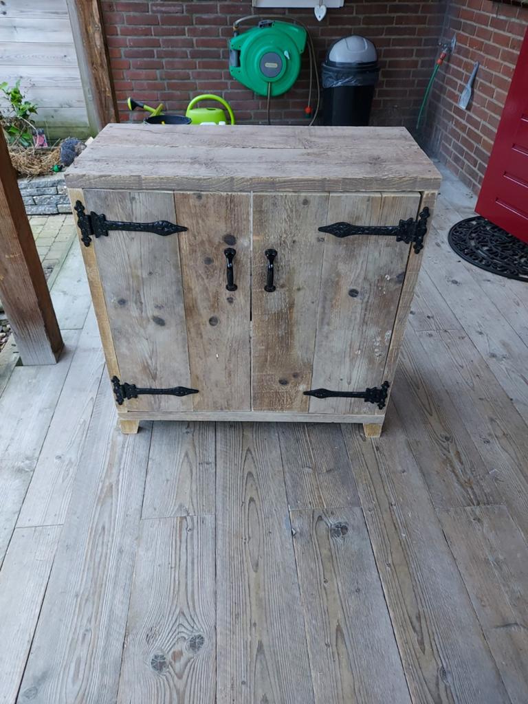 Wasbak kastje steigerhout, Ophalen