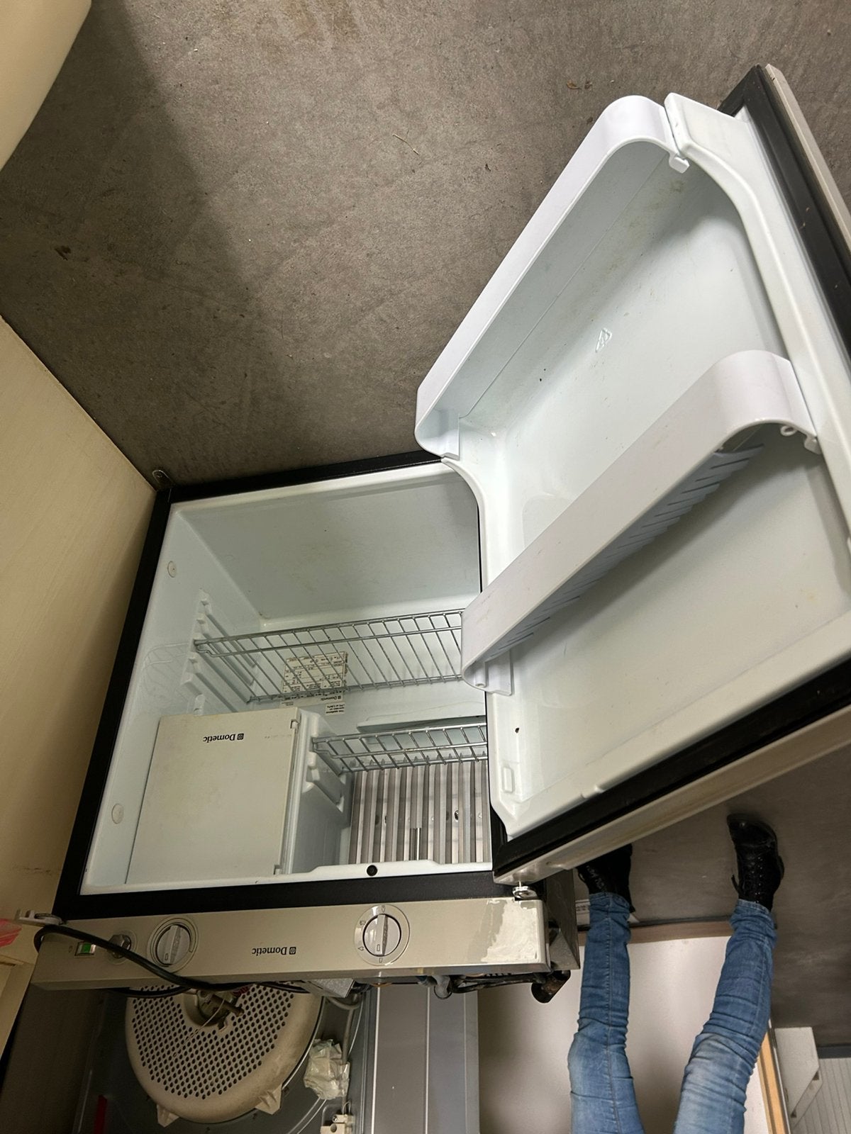 Camper koelkast absorptie, Ophalen