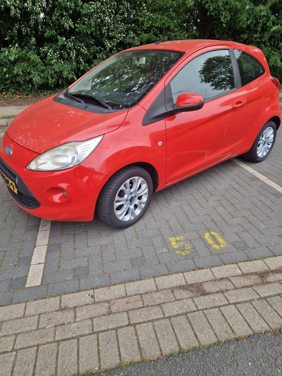 Ford Ka 1.2 51KW 2010 Rood(lees advertentie), Auto's, Ford, Voorwielaandrijving, Euro 5, 4 cilinders, 4 stoelen