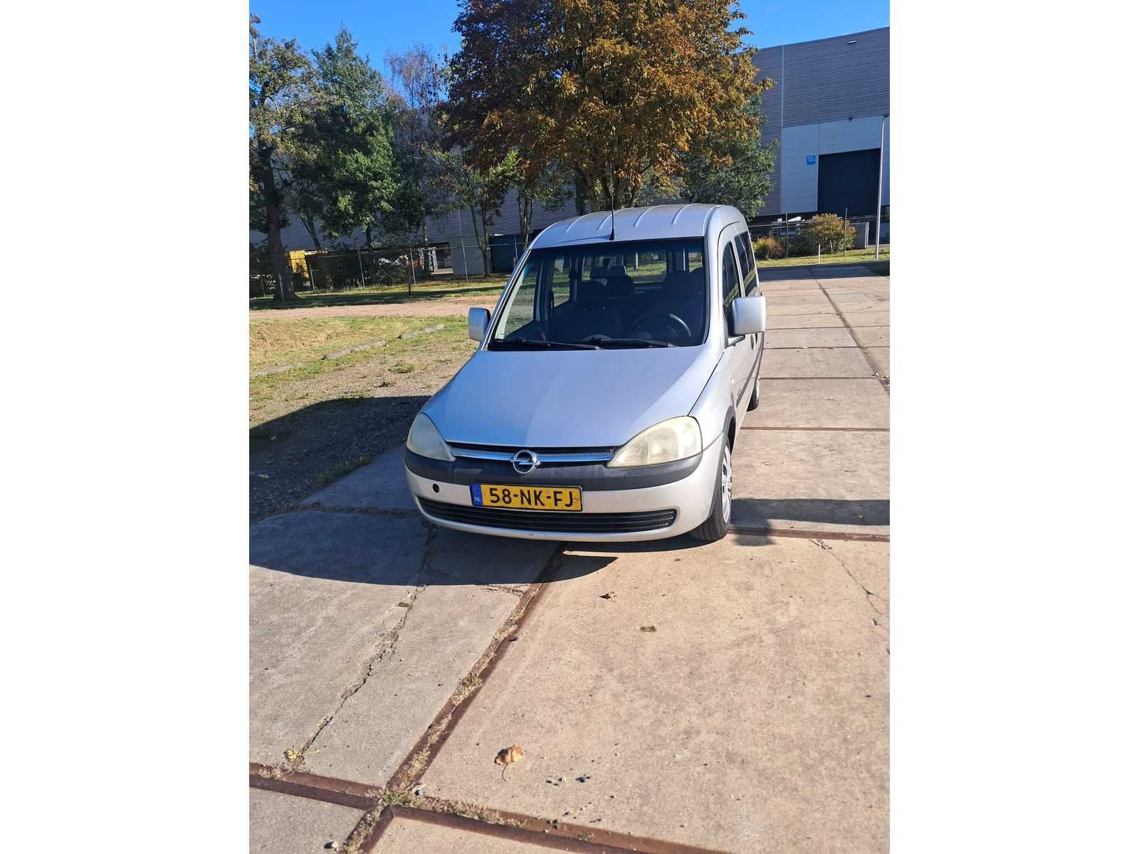 2003 Opel Tour 1.6 Comfort Personenauto, Auto's, 450 kg, Gebruikt, Overige modellen, 4 cilinders