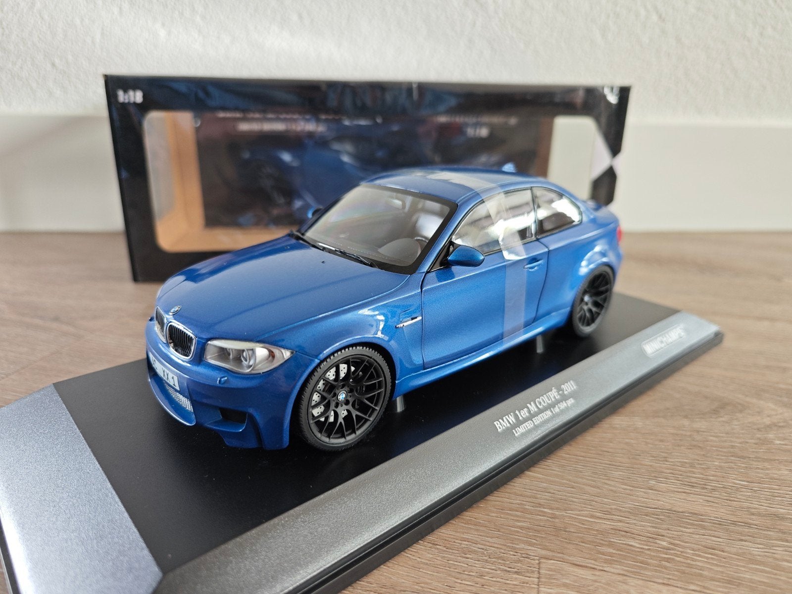 Minichamps BMW 1M E82 2011 Coupe Monte Carlo Blue ltd 1/504, Ophalen of Verzenden, Gebruikt, Auto, MiniChamps