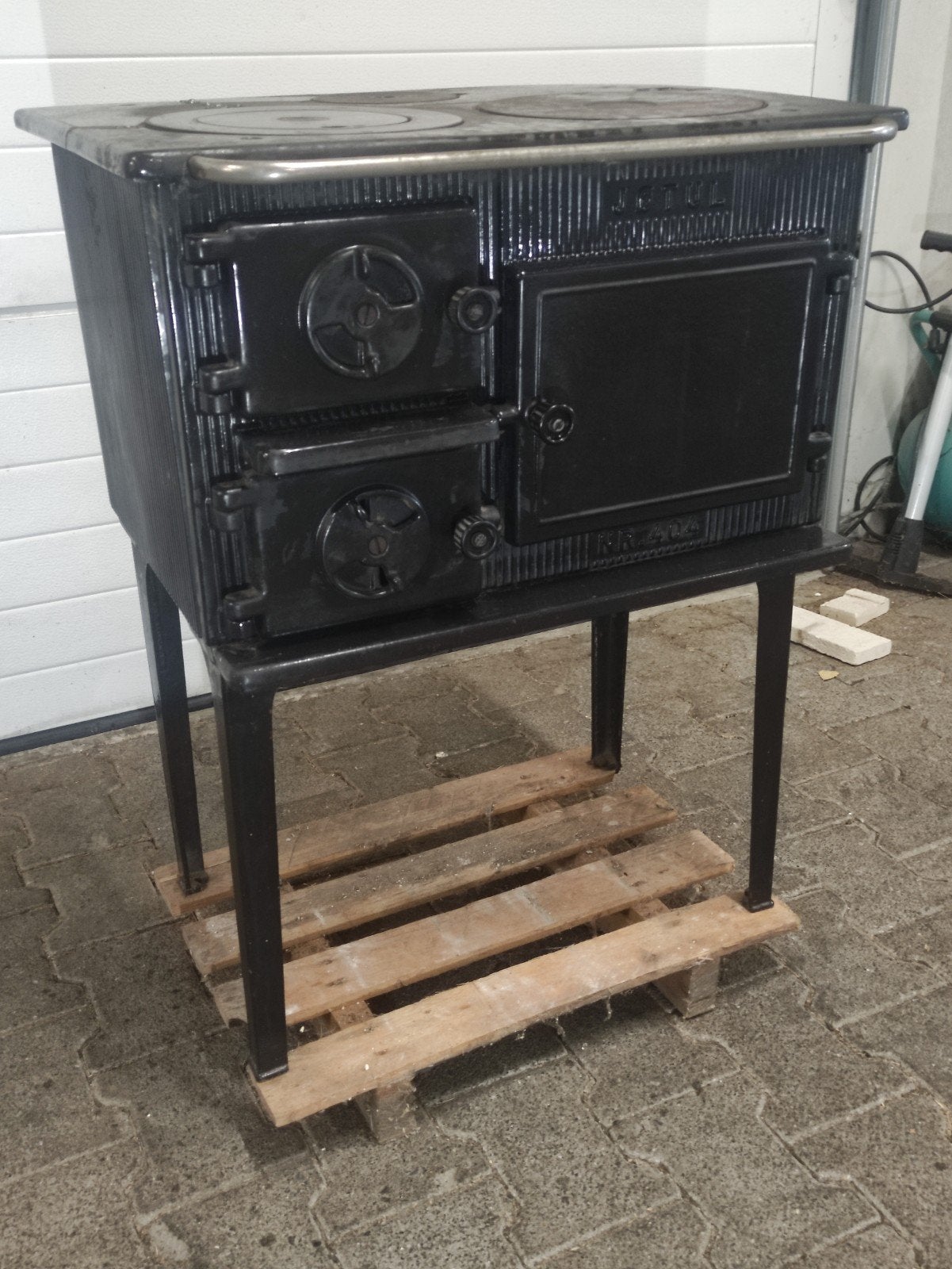 Jotul Fornuis No 404 - Houtgestookt, Gebruikt, Gas, Vrijstaand, 4 kookzones