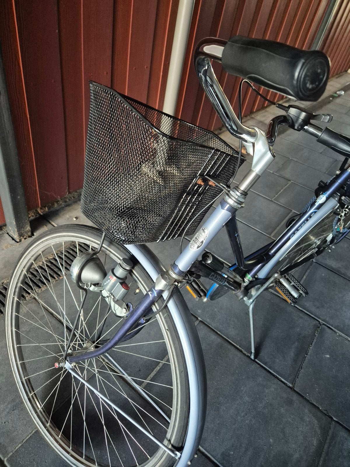 Gazelle fiets met mand - Stuur en verlichting nakijken, Fietsen en Brommers, Ophalen, Gebruikt, Gazelle