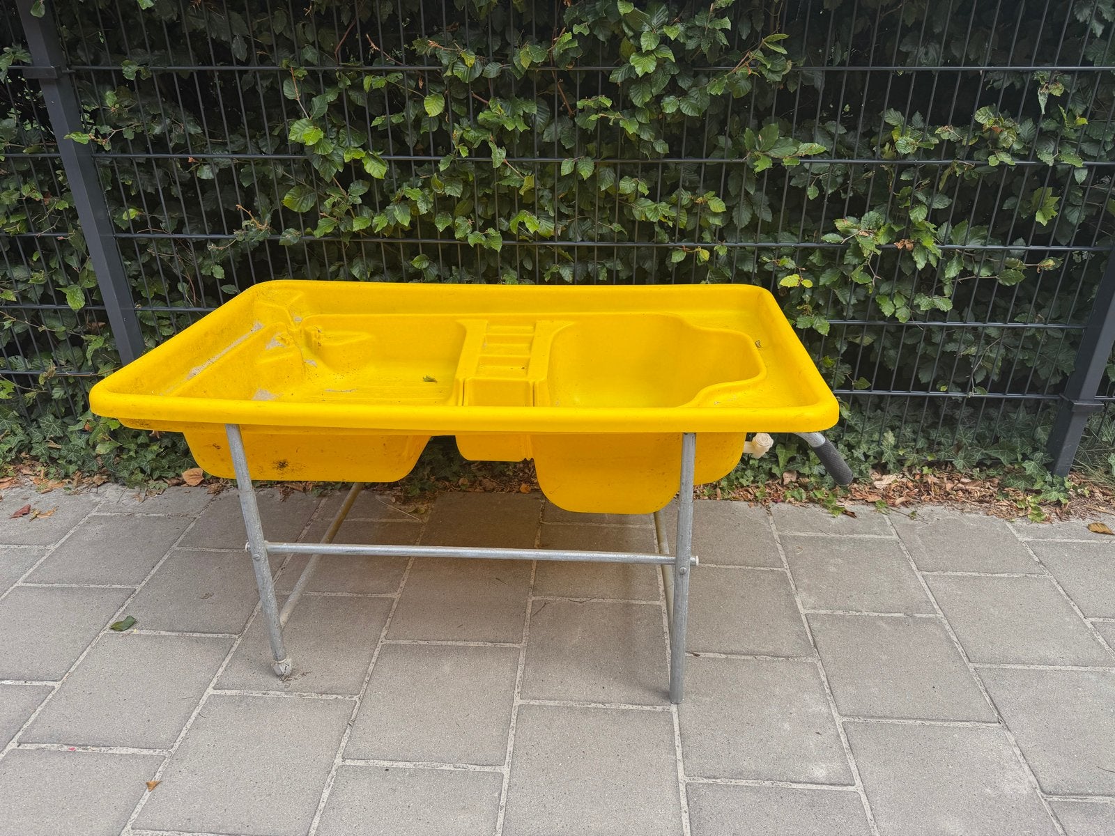 Gele zand- en watertafel voor kinderen, Ophalen, Gebruikt