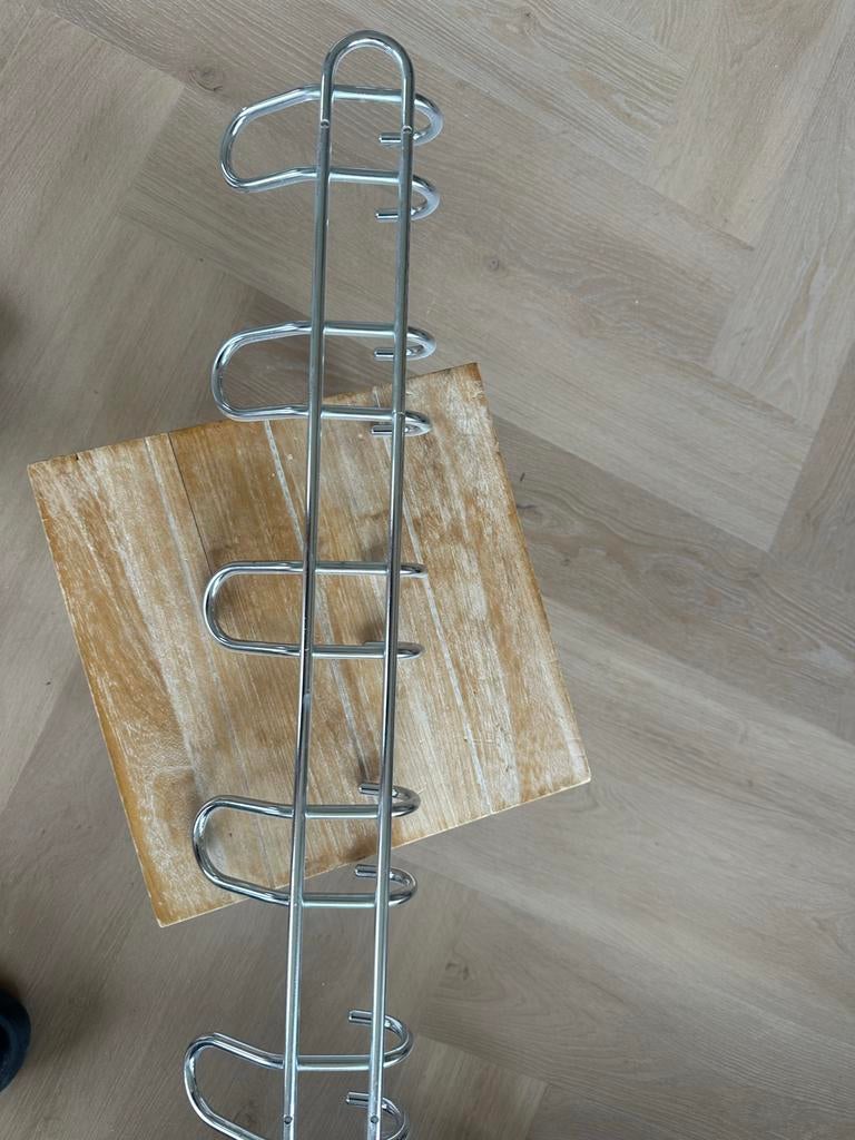 GAAT SPOEDIG WEG. Metalen kapstok met 6 haken, 68 cm lang, Wandkapstok, Gebruikt, Ophalen of Verzenden, Minder dan 100 cm