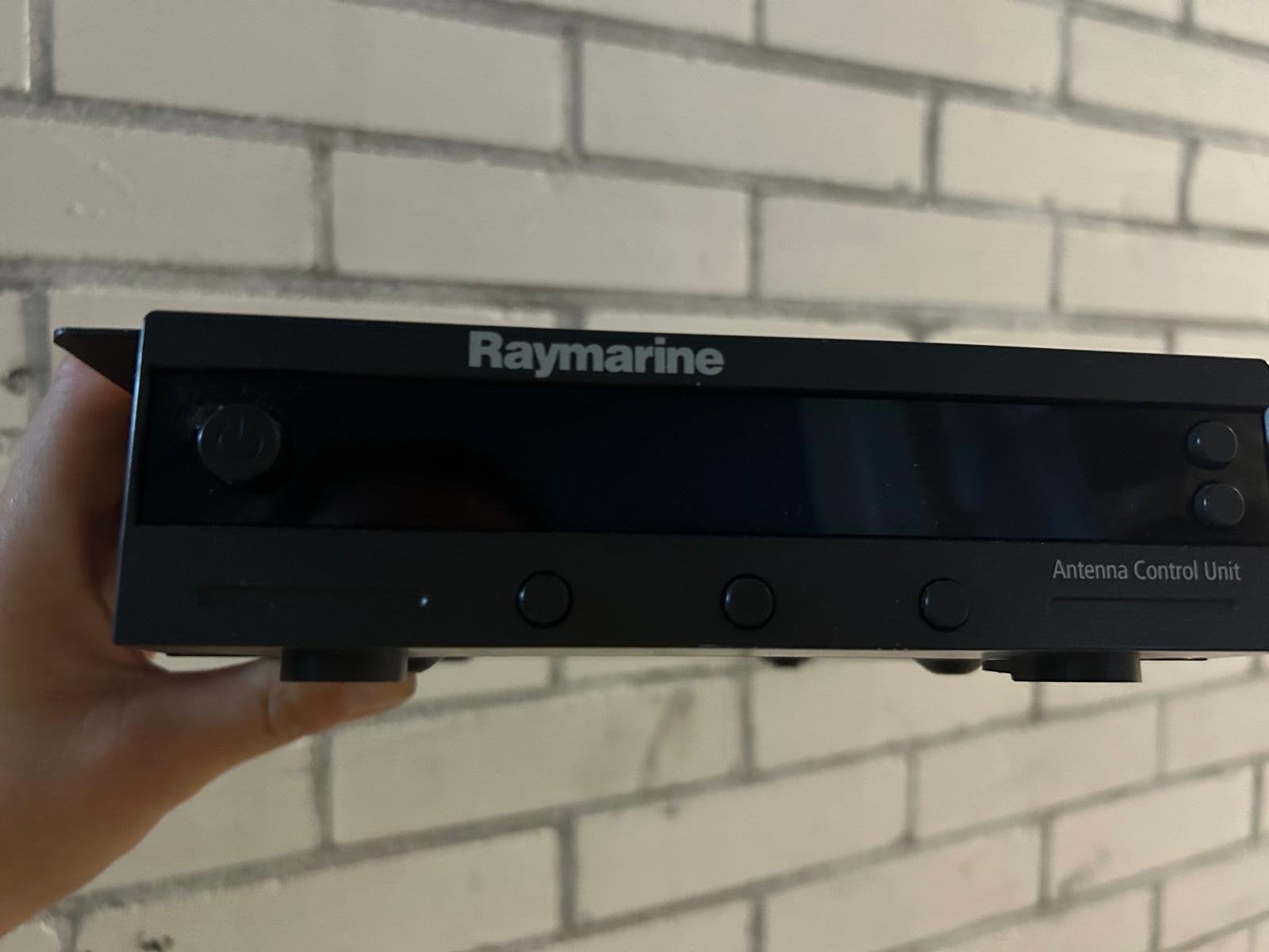 Raymarine Satelliet TV Antenne en Bedieningsunit, Watersport en Boten, Ophalen, Gebruikt, Overige typen