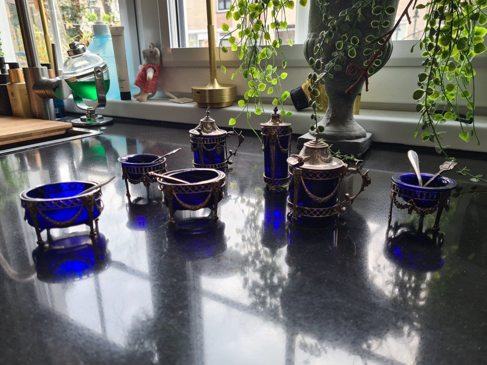 Antieke zilveren zoutvaatjes met kobaltblauw glas, Ophalen of Verzenden