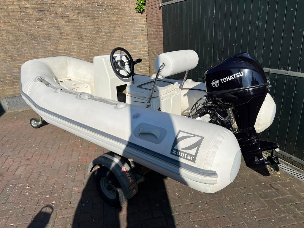 Zodiac rubberboot rib met stuur + 8 pk Tohatsu, Watersport en Boten, Rubberboten, Ophalen of Verzenden, Benzine, Minder dan 70 pk